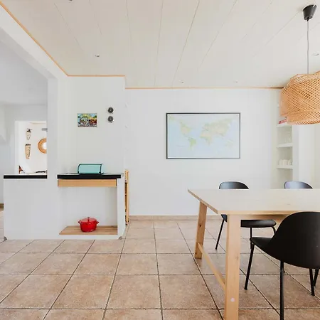 Private House Close To Center *